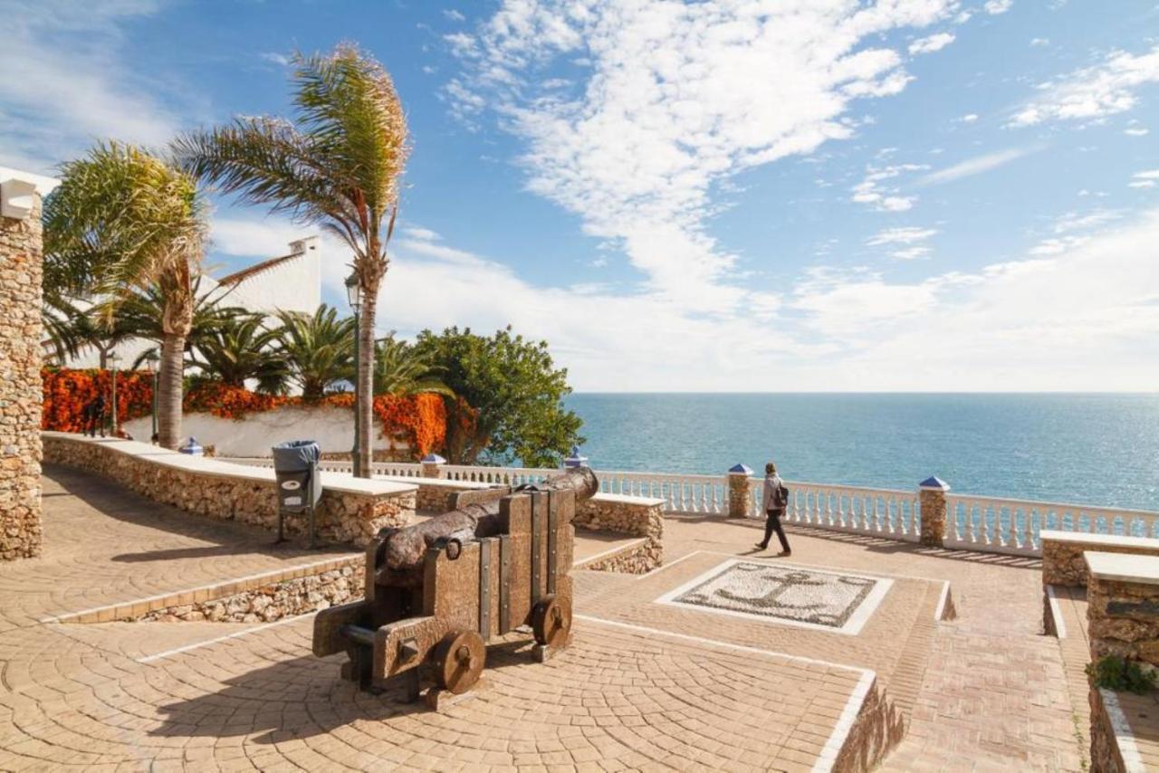 Apartamentos Latin Nerja Exterior photo